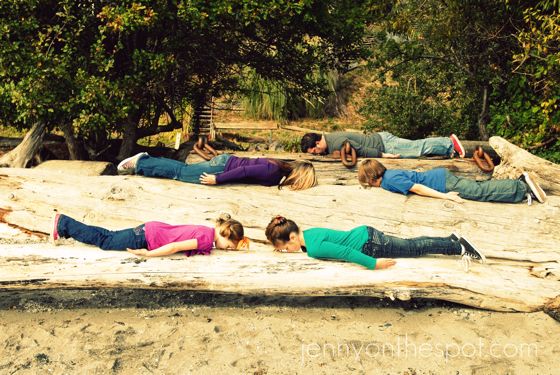 The family that planks together...