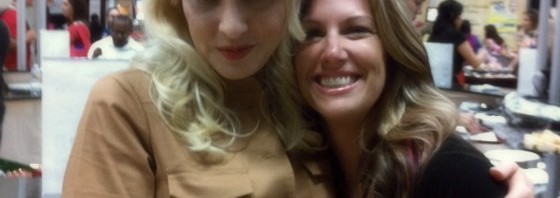 Wendi McLendon-Covey and I sit for a spell