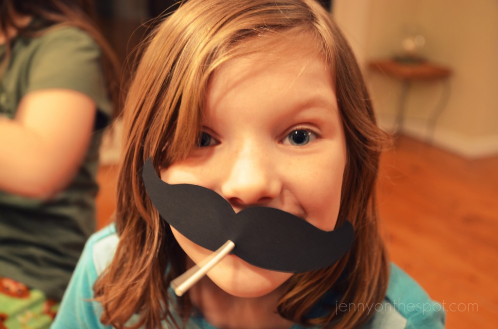 DIY lollipop Valentine moustache!!! via @jennyonthespot