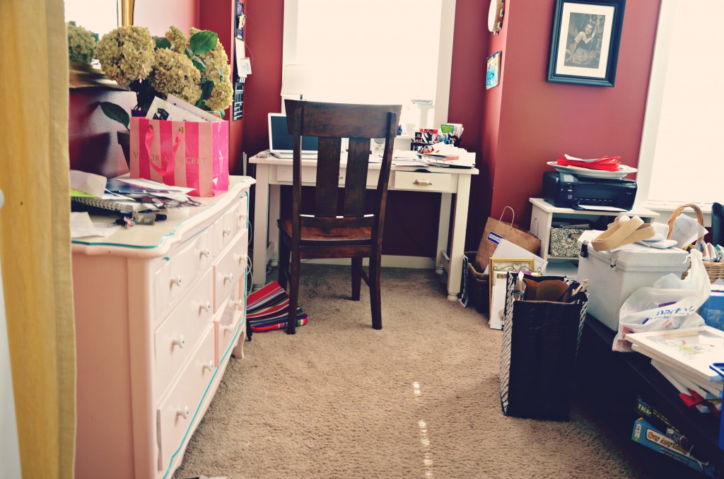 at least the floor is clean? via @jennyonthespot | jennyonthespot.com
