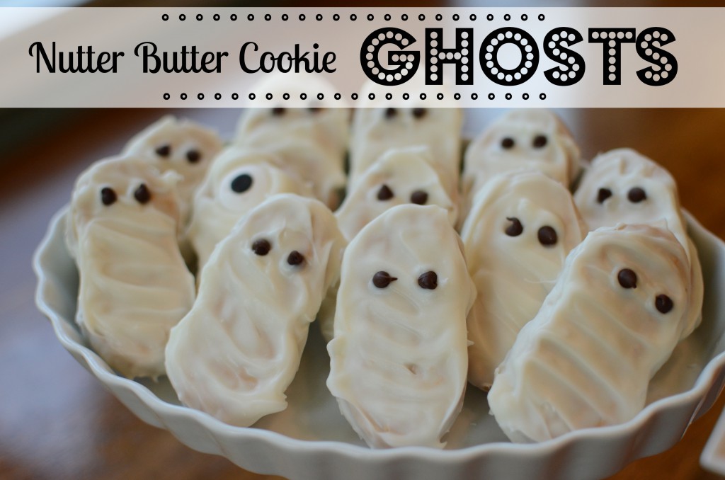 Halloween Treats: Nutter Butter Ghosts (or mummies!) by @jennyonthespot