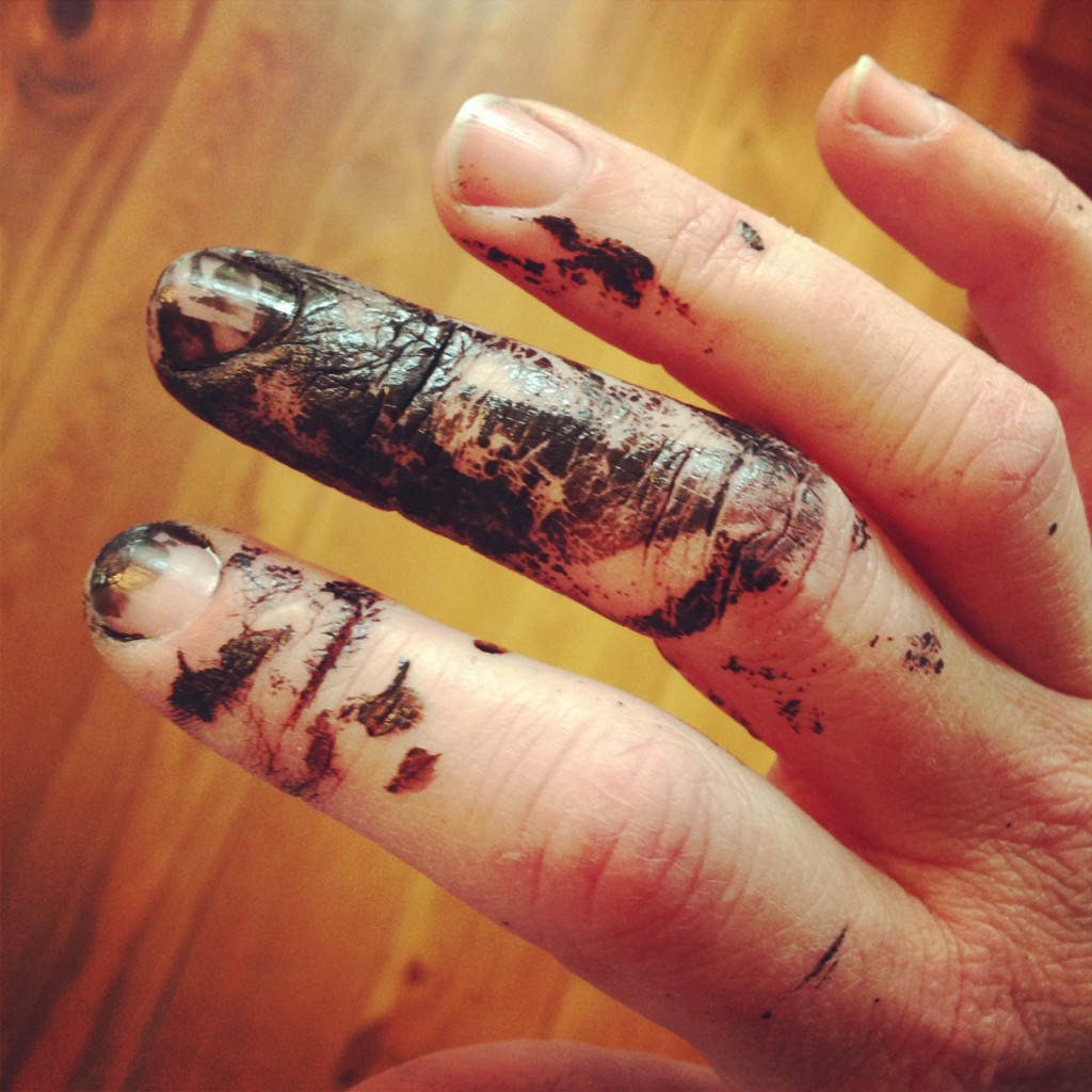 Halloween Decor: spray painting